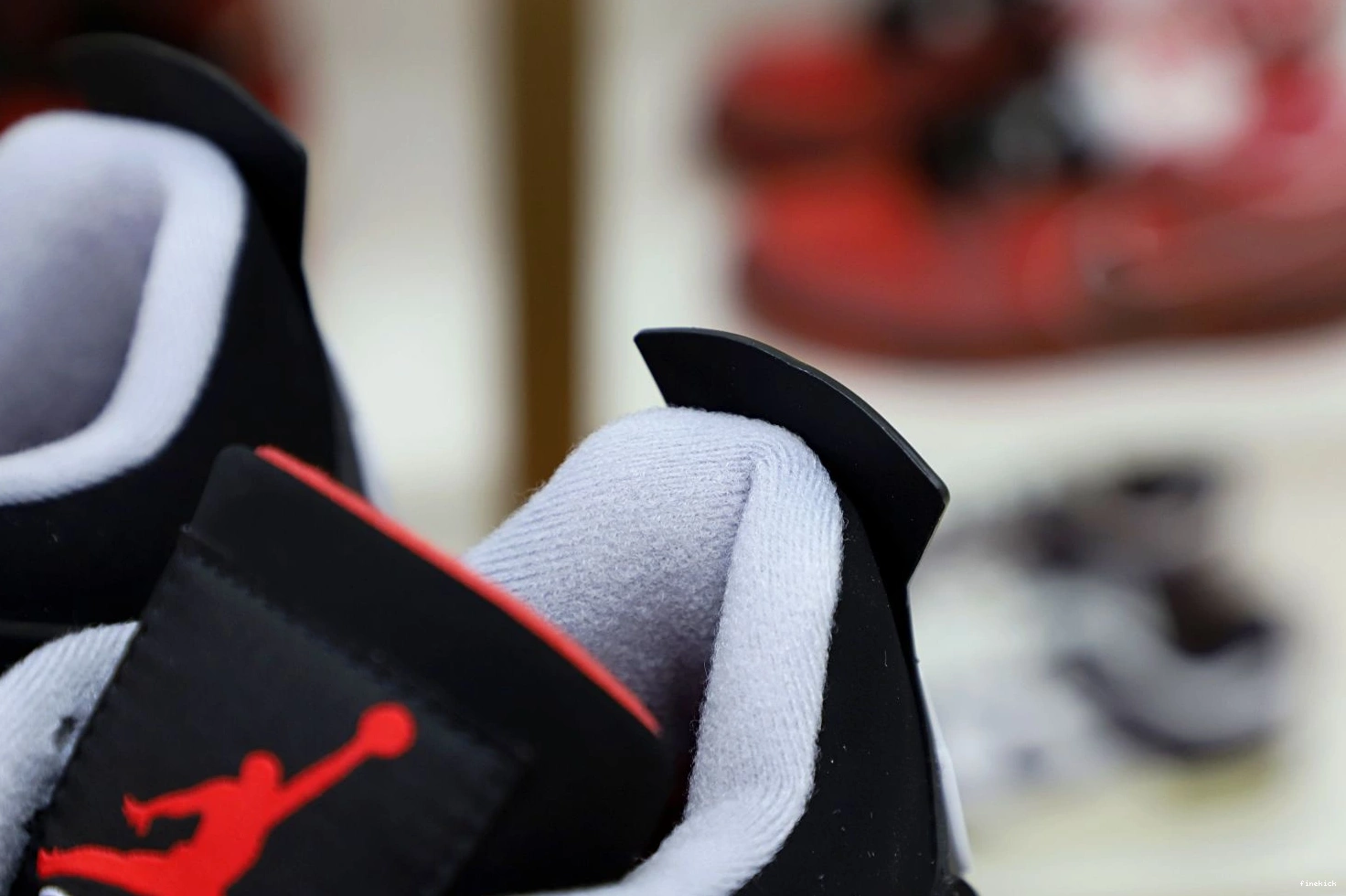 4 OG 'BRED' JORDAN RETRO 2019 AIR 0923